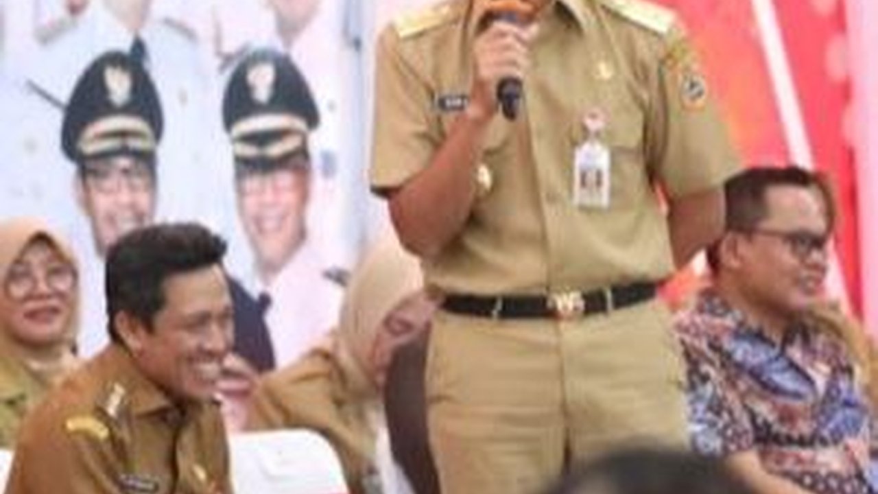 BPS Catat Penduduk Miskin Jateng Turun, Ganjar Ungkap Sederet Program Atasi Kemiskinan