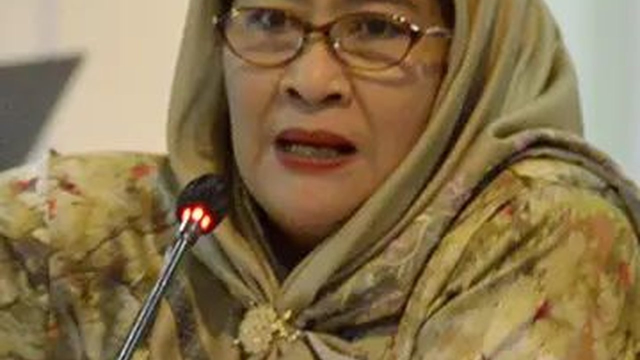 Anggota DPRD DKI Cinta Mega Klaim Main Candy Crush Bukan Judi Slot saat Paripurna, Apa Bedanya?