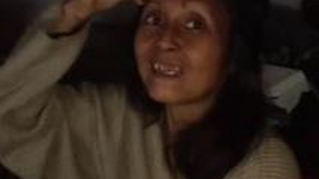 Potret Seorang Wanita Hidup di Rumah Tidak Layak, Ternyata Latar Belakang Pendidikanya Bikin Bengong