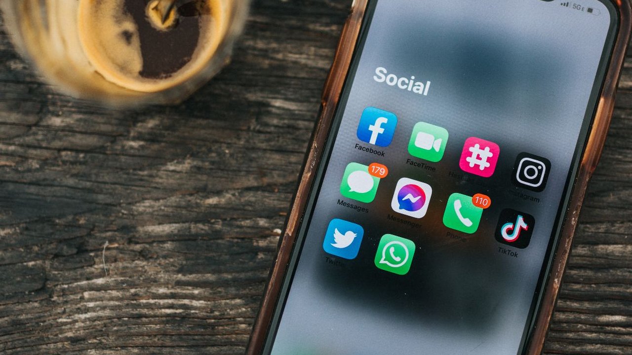 30 Kata-Kata Lucu untuk Status di Media Sosial yang Bisa Dicontoh, Bikin Ngakak