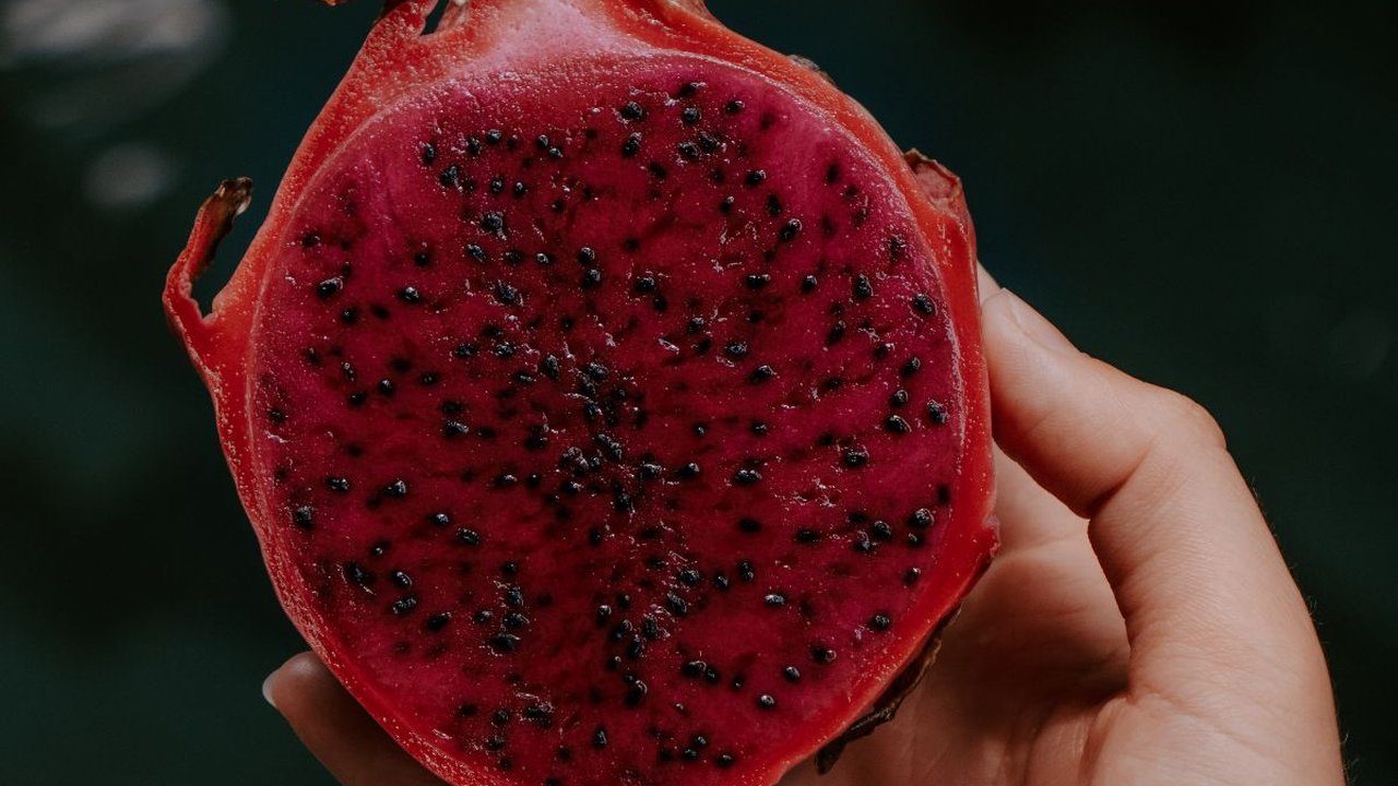 Resep Olahan Buah Naga Jadi Dessert yang Enak dan Menyegarkan