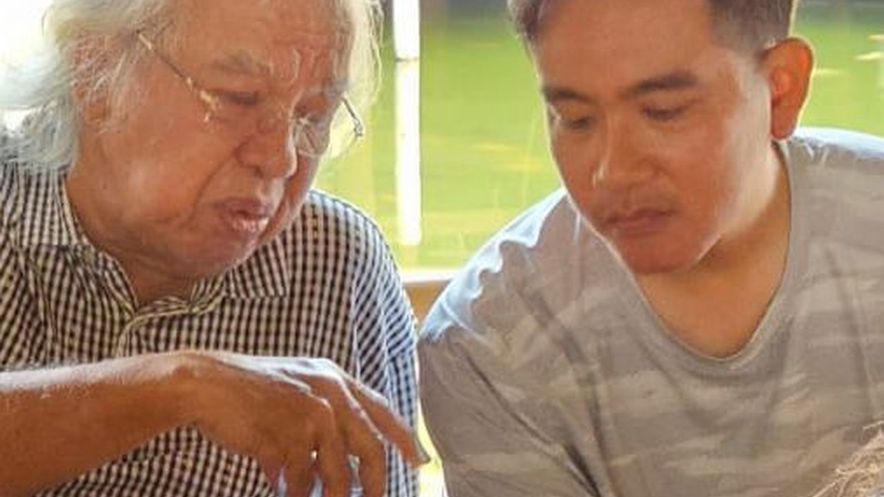 Kelakar Adian Napitupulu Depan Panda Nababan: Mas Gibran Ingin Diberi Marga