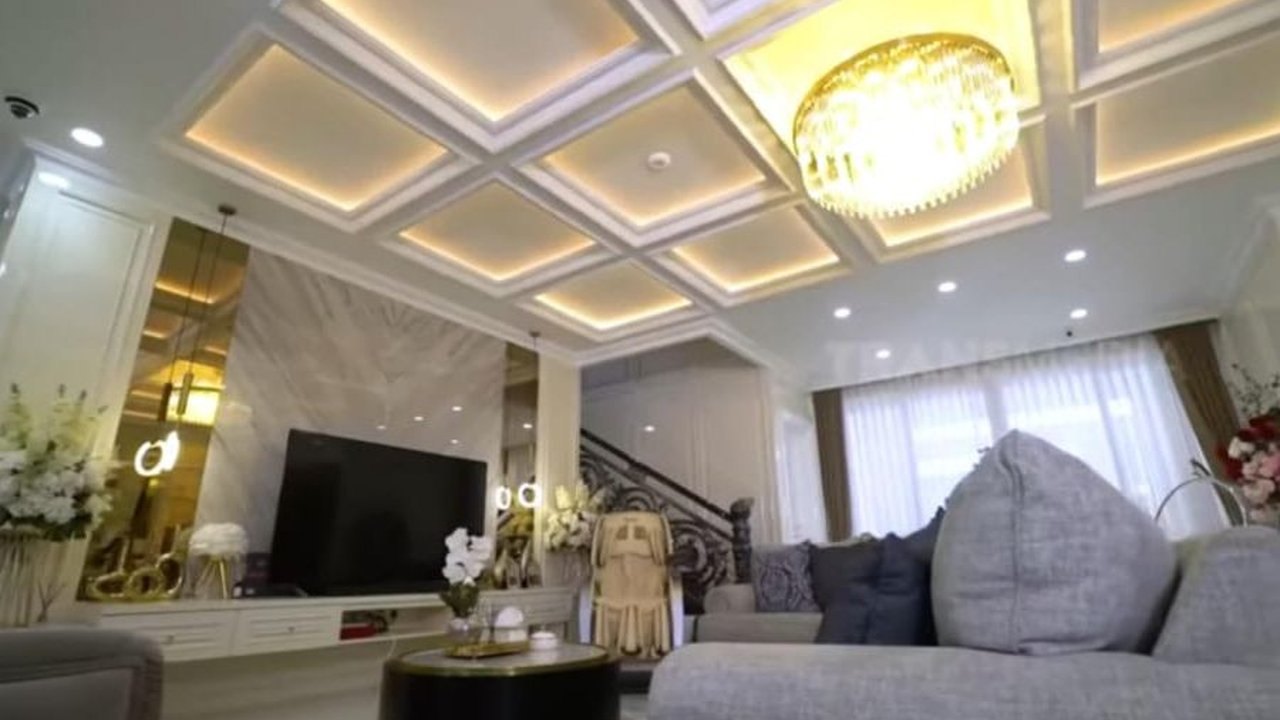 10 Potret Rumah Melvhina Pengusaha Tajir asal Palembang, Luasnya 1000 Meter dan Ada Mini Market