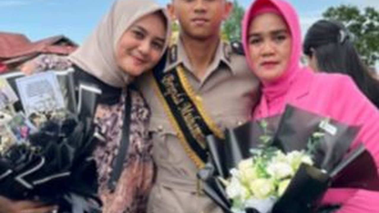 Momen Haru Anak Ikuti Jejak Ayah jadi Polisi, 1 Hari Jelang Pelantikan Ditinggal Wafat