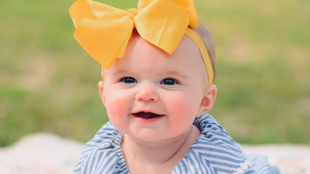 30 Nama Bayi Islami Perempuan 3 Kata Awalan R, Cantik dan Penuh Makna