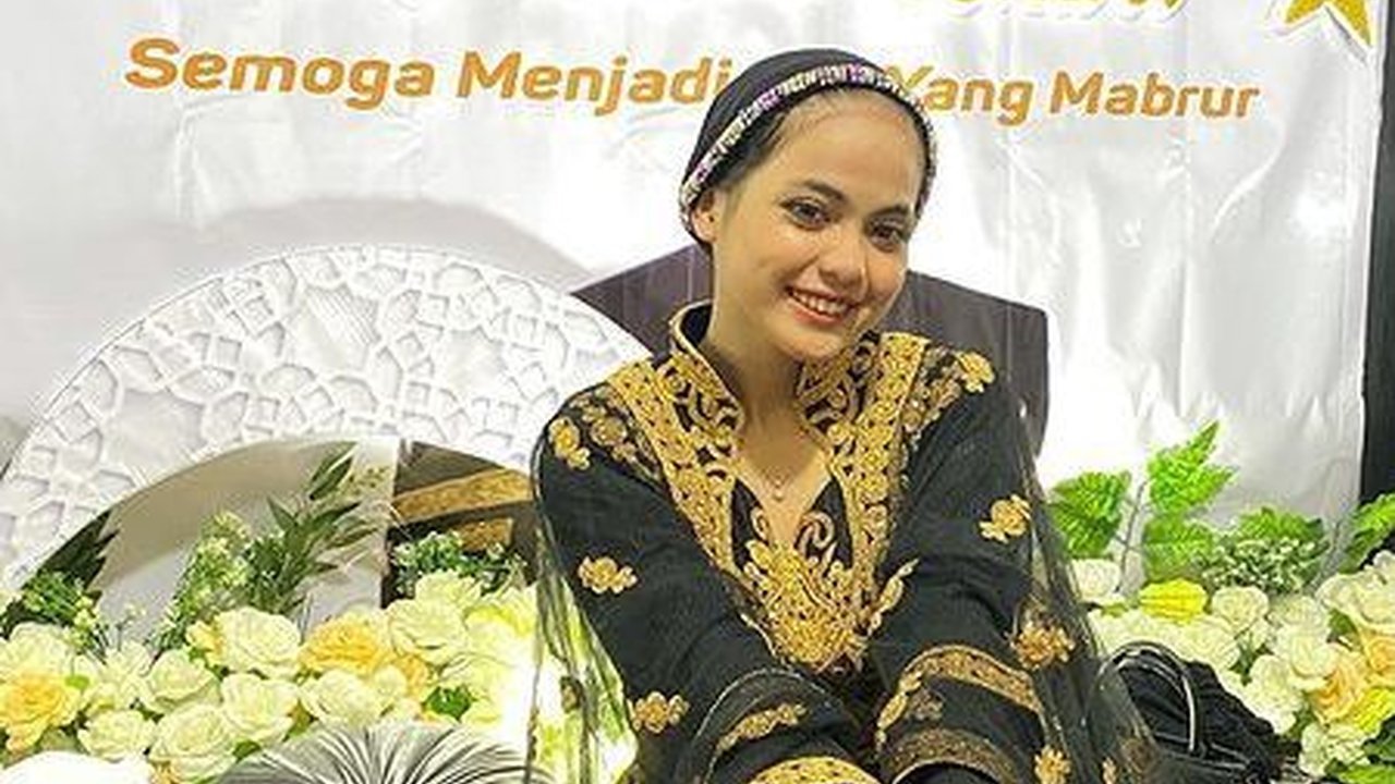 Makin Cantik dengan Hijab, Ini Potret Terbaru Putri DA yang Punya Gelar ‘Haji’