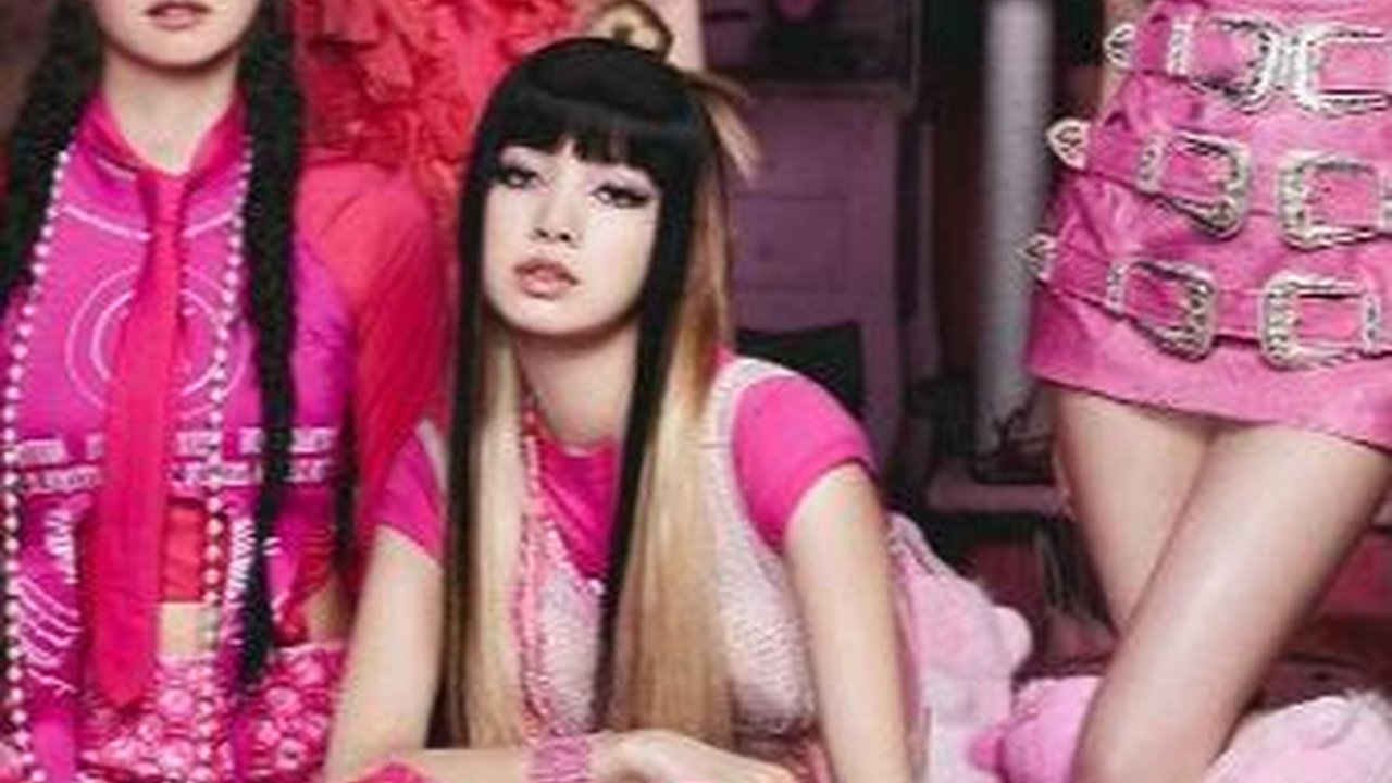 4 Selebriti Dunia yang Berkolaborasi Dengan Starbucks, Terbaru Blackpink