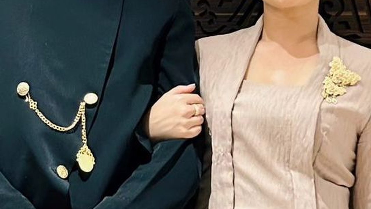 Pakai Baju Jawa, Intip Potret Keluarga Imam Darto yang Jarang Tersorot