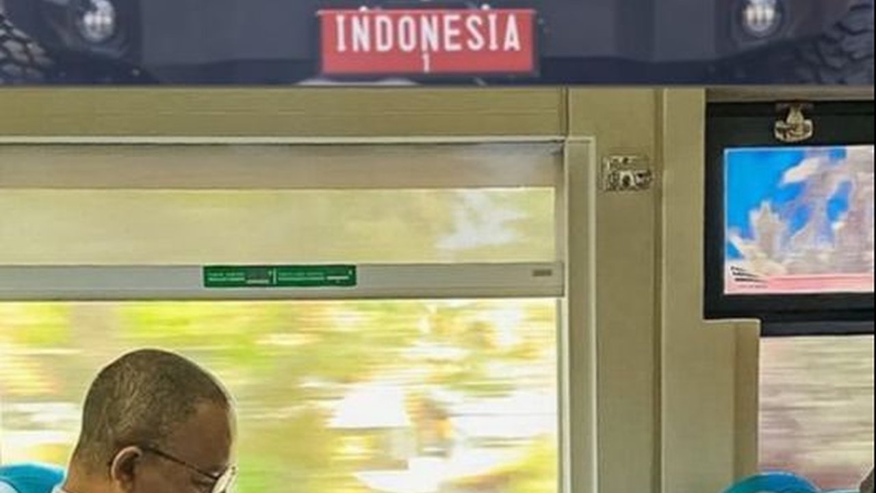 Saat Anies Seorang Diri di Kereta, Prabowo Satu Mobil Bareng Jokowi dan Erick