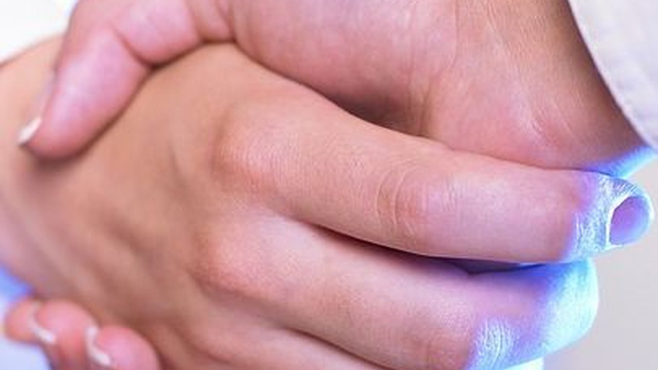 Sudah Ada Sejak Abad ke-9 SM, Ini Sejarah Mengapa Manusia Punya Tradisi Jabat Tangan
