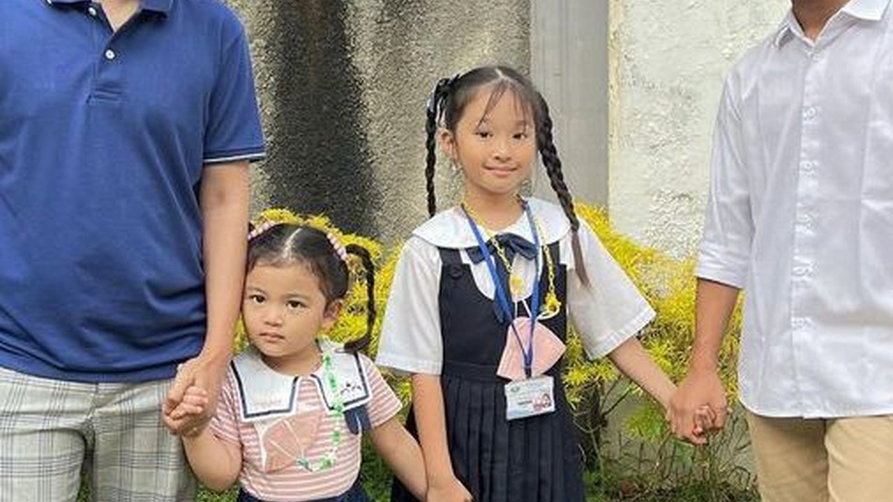 Momen Ruben Onsu Ambil Rapor, Betrand 'Bahasa Inggrisnya Harus Belajar Lagi'