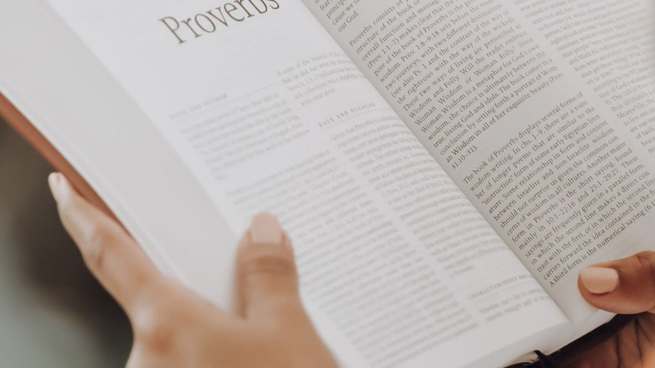 Contoh Descriptive Text Singkat dan Penggunaannya