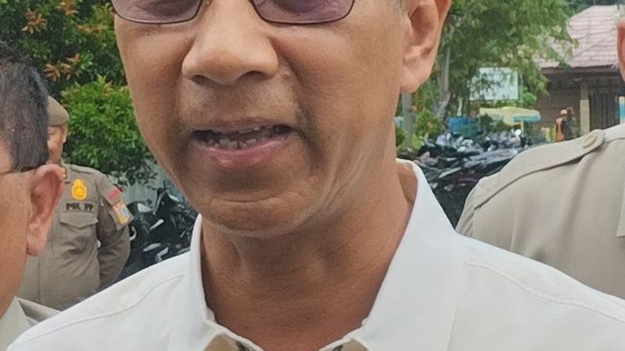 Jokowi Minta Kepala Daerah Perbanyak Pasar Murah, Heru: Pemda DKI Sudah Banyak Beri Bantuan