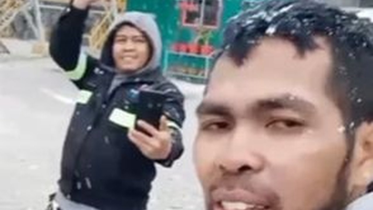 Freeport Turun Salju, Penampakan Bak Eropa Bikin Salah Fokus 'Bukan Kaleng-Kaleng'