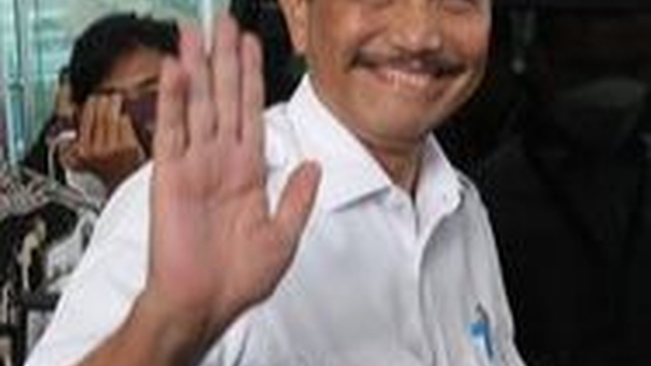 Senior Golkar Ingin Airlangga Diganti: Luhut Paling Punya Kapasitas Jadi Ketum