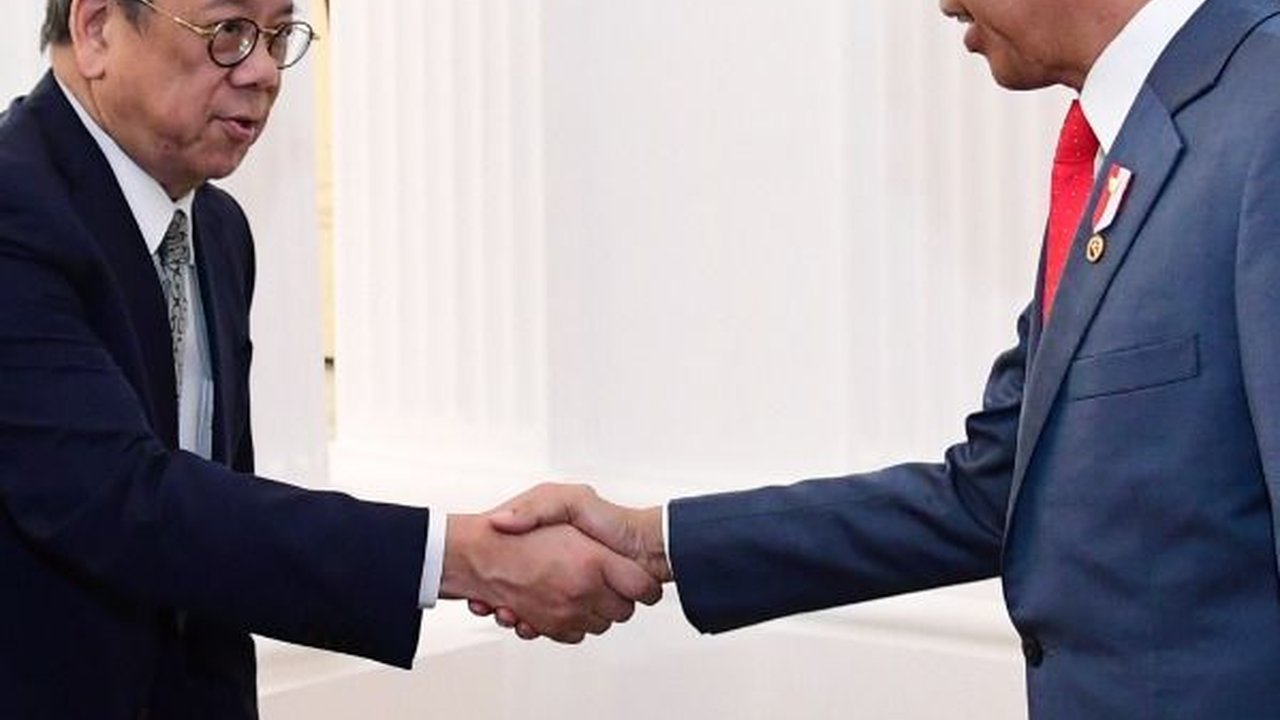 Terima Kunjungan CEO dari Hong Kong, Jokowi Bahas Investasi Hingga Perlindungan WNI