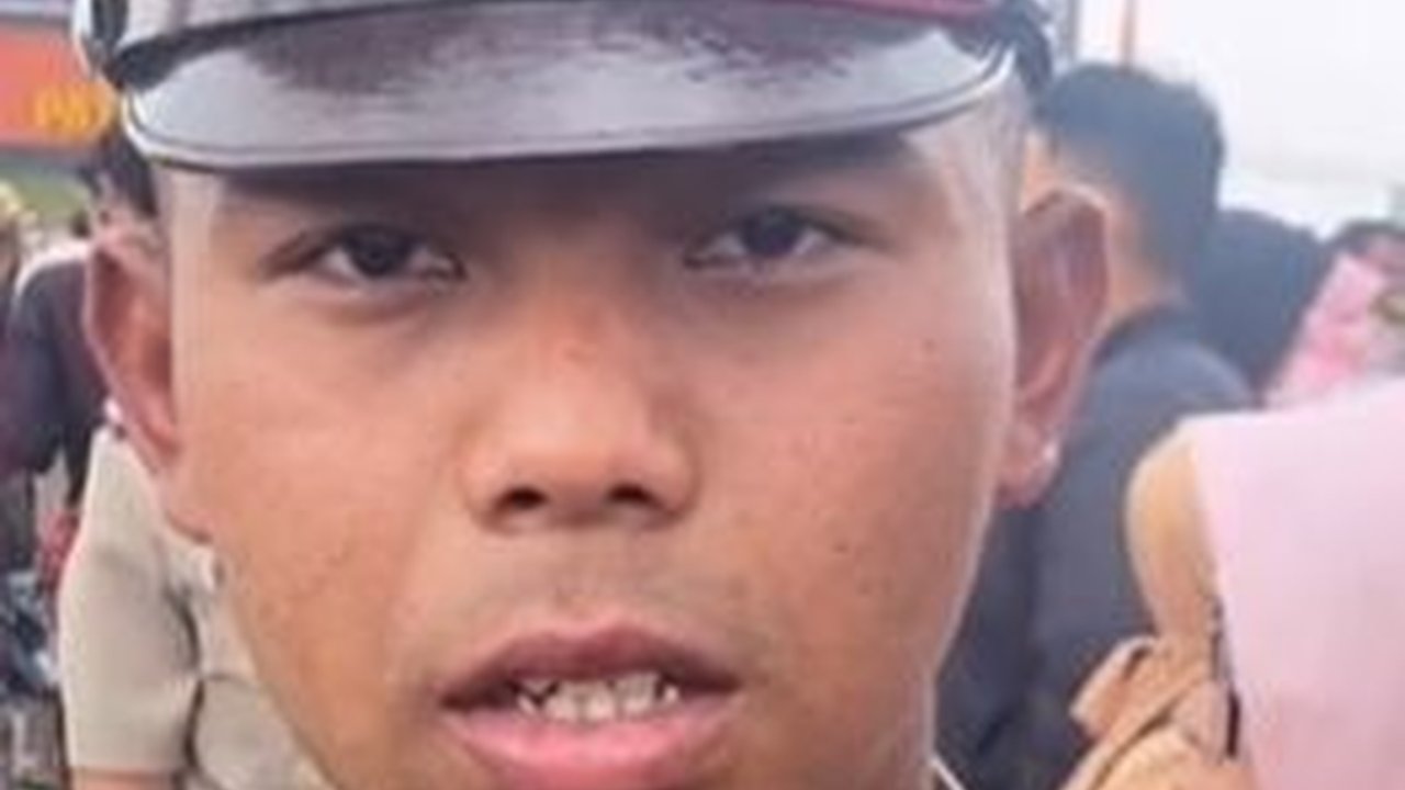 Tak Ada yang Mustahil, Tukang Tahu Keliling Punya Dua Anak Polisi, Momen Putra ke-7 Lulus Bintara Penuh Haru