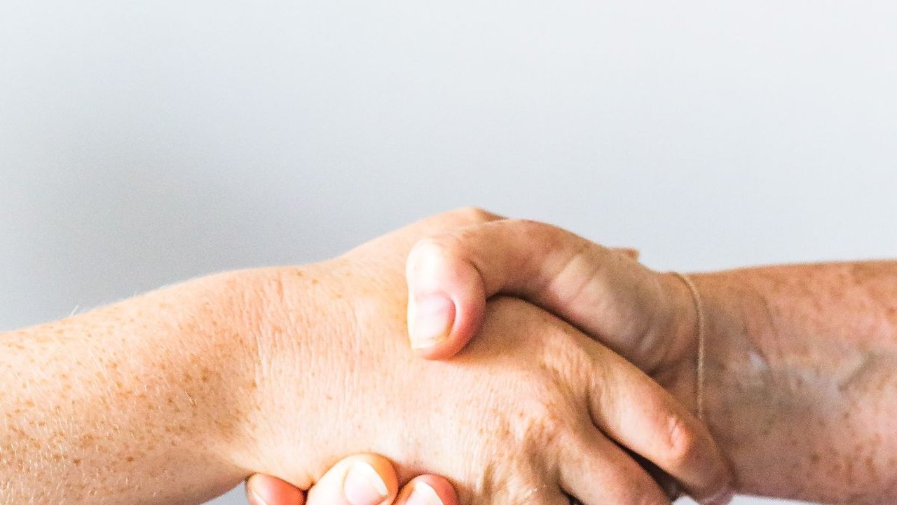 Ucapan Selamat Atas Pekerjan Baru untuk Teman Terdekat, Bantu Berikan Semangat