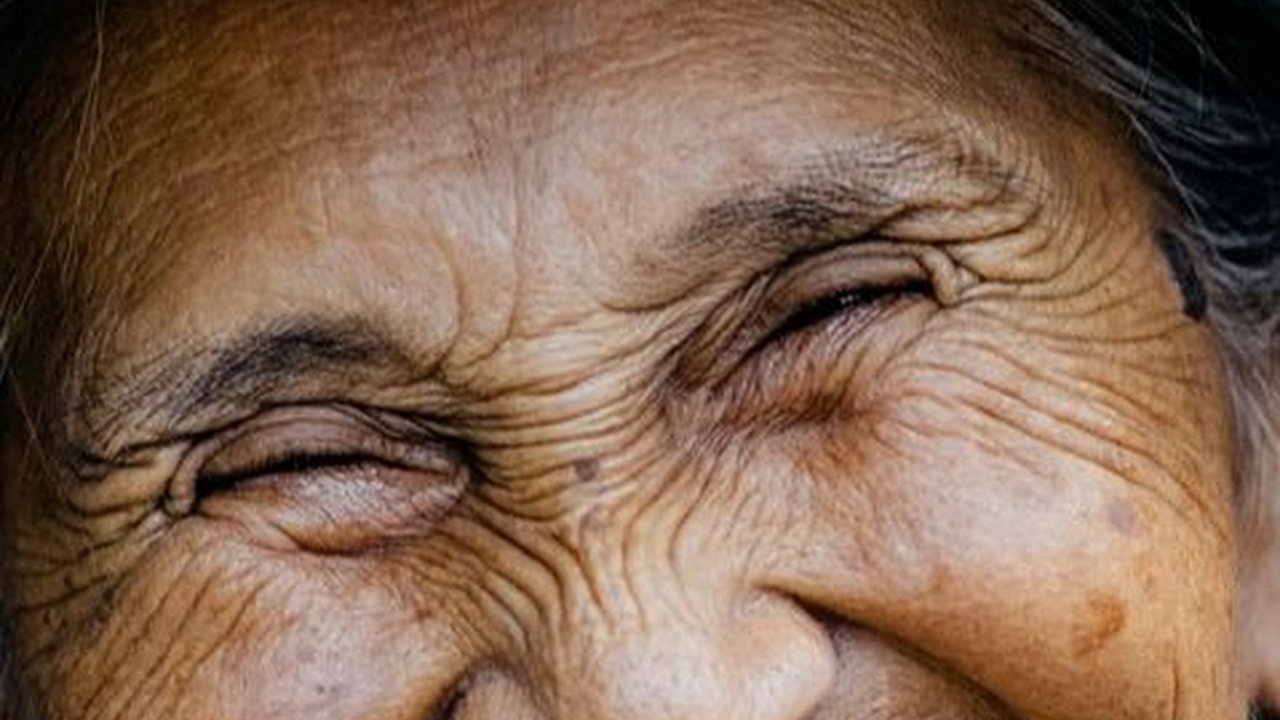 40 Status Konyol dan Lucu di Media Sosial, Menghibur Banget