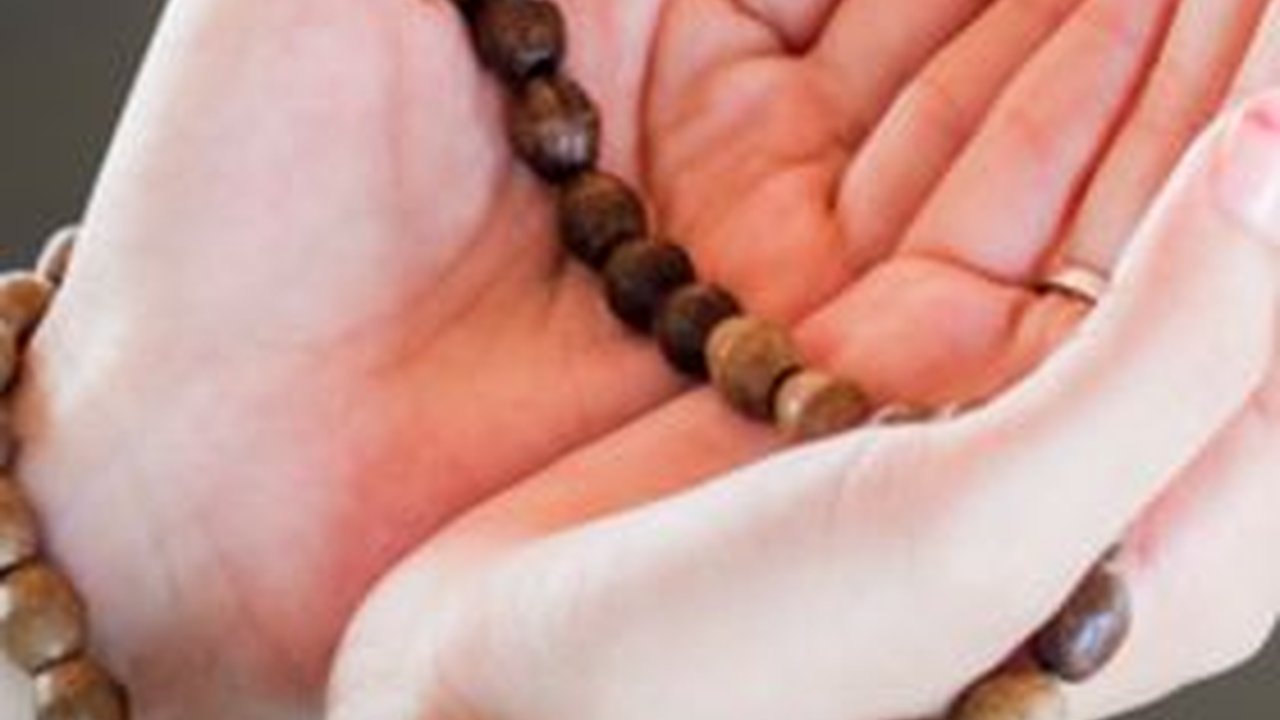 Doa Lancar Rezeki dan Terbebas dari Utang, begini Lafalnya yang Bisa Diamalkan Setiap Hari agar Penuh Berkah