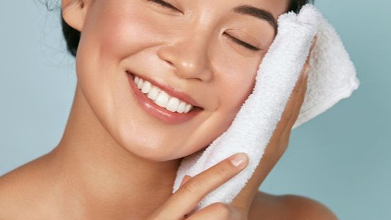 Kunci Wajah Glowing, Yakin Cara Mencuci Wajah Kamu Sudah Benar?