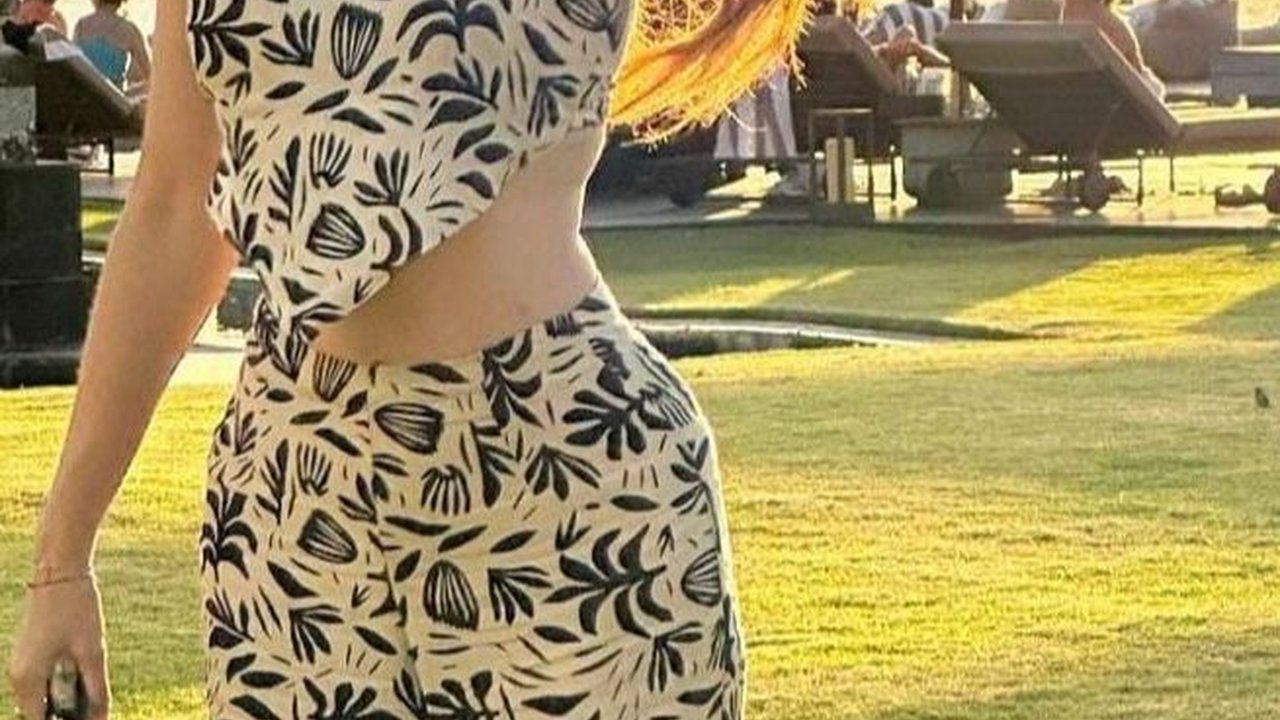 Punya Rumah Mewah Rp50 M, Ternyata Penghasilan Aura Kasih per Jam Rp60 Juta