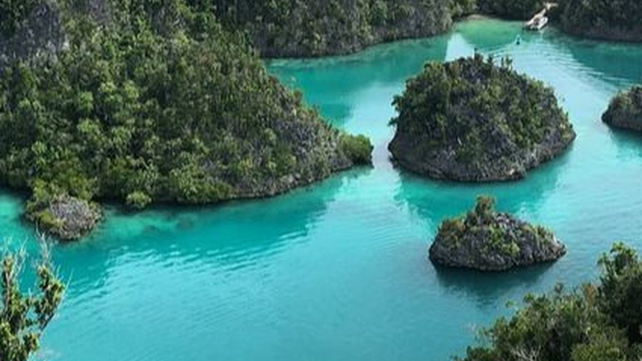5 Wisata Papua Populer, Sajikan Alam Elok dan Memukau
