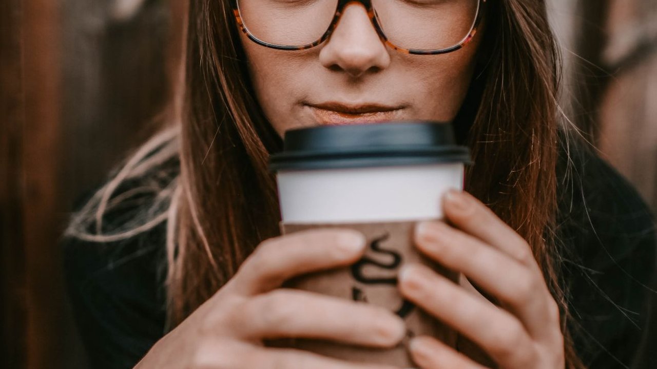 Apakah Minum Kopi Bisa Bikin Stres atau Justru Meredakan Stres?