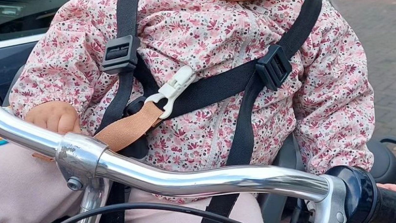 10 Foto Terbaru Baby Nova Anak Gracia Indri Punya Pipi Chubby, Imut dan Bikin Gemas!
