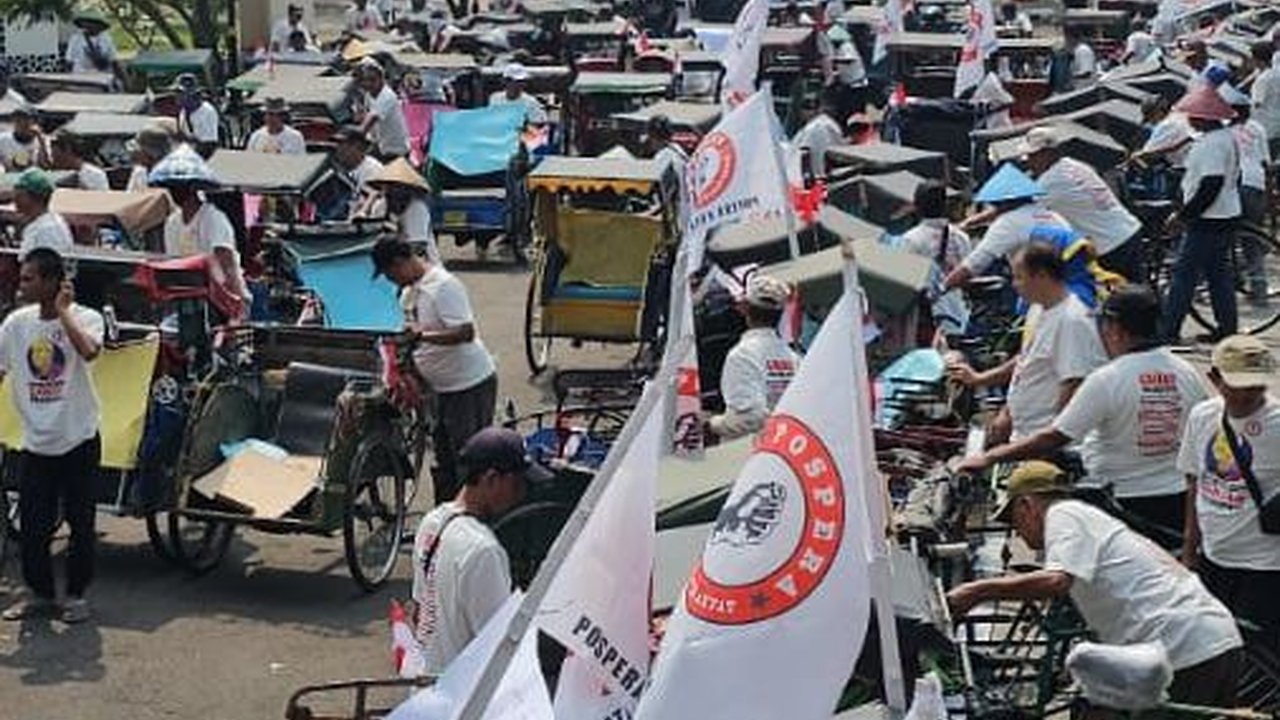 Cara Unik Ratusan Tukang Becak di Bogor Dukung Ganjar Lewat Video Call