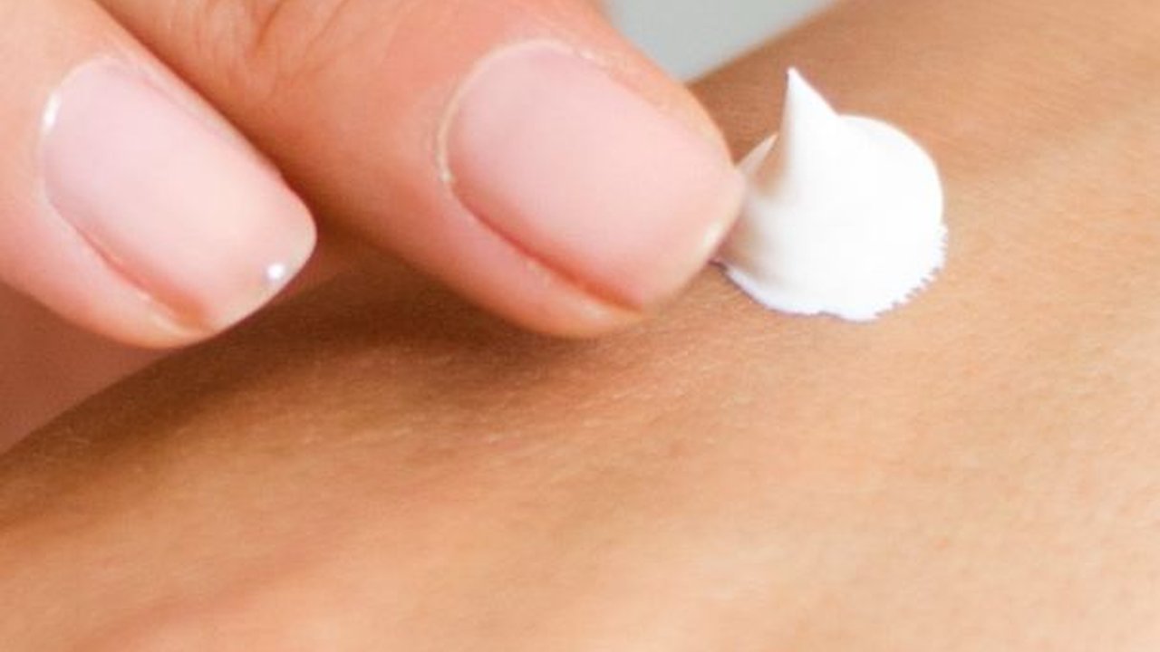 10 Produk Bodycare untuk Kulit Kering Bersisik yang Bisa Dibeli di Minimarket