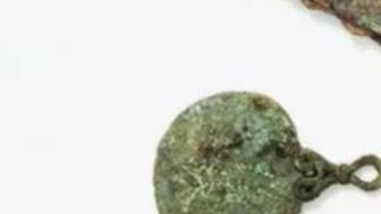 Misteri Pemilik Pedang dan Cermin dalam Makam Berusia 2000 Tahun Akhirnya Terpecahkan