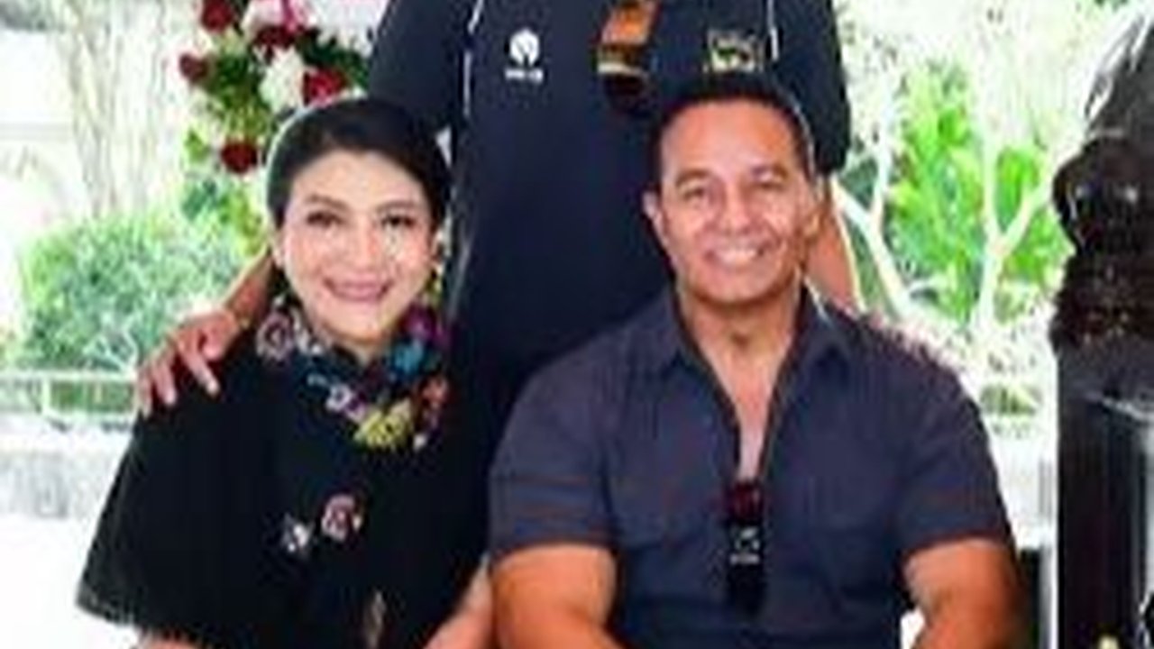Mantan Panglima TNI Ajak Istri & Putra Bontot Ziarah ke Makam Soekarno, Lanjut Nengok Cucu