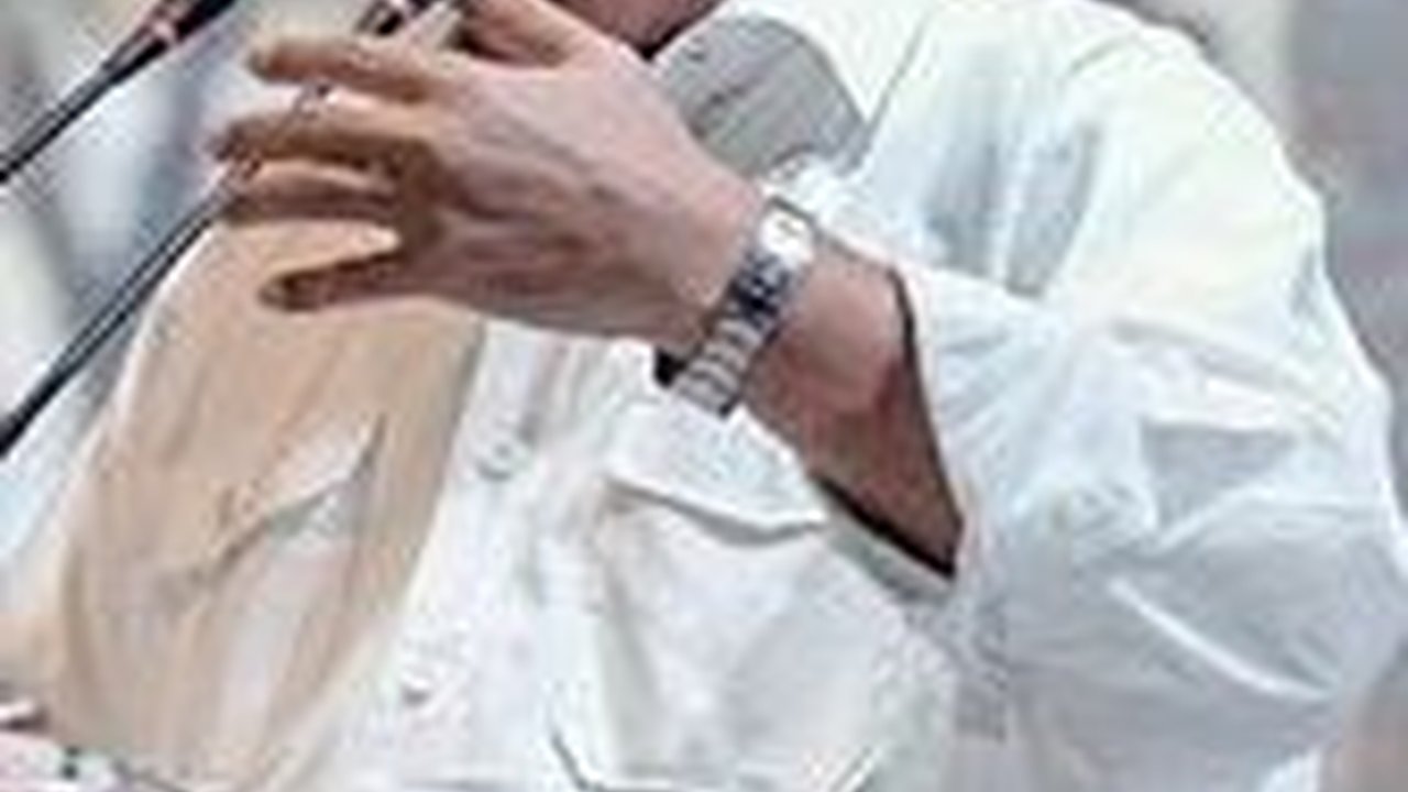 VIDEO: Kocak! Menteri Basuki Pegang HP Ikut Wawancara Jokowi Soal Sodetan Ciliwung