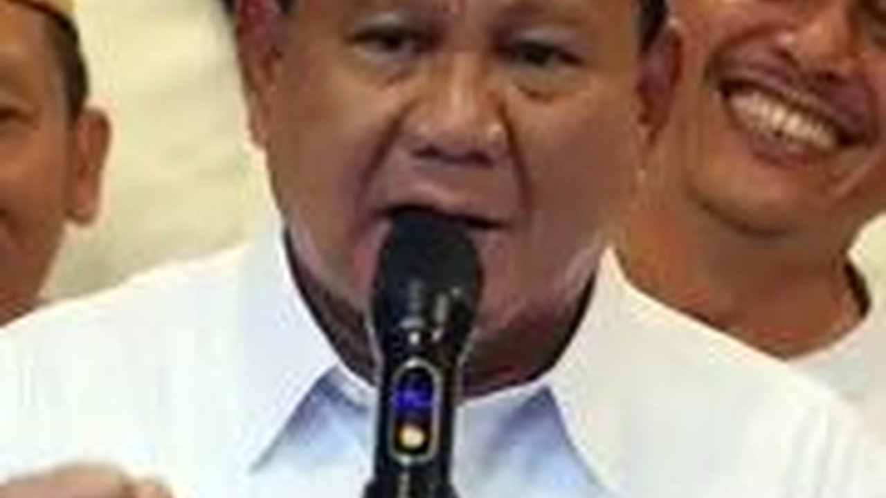 'Main Cantik', Trik Prabowo Geser Ganjar dari Puncak Elektabilitas Capres 2024