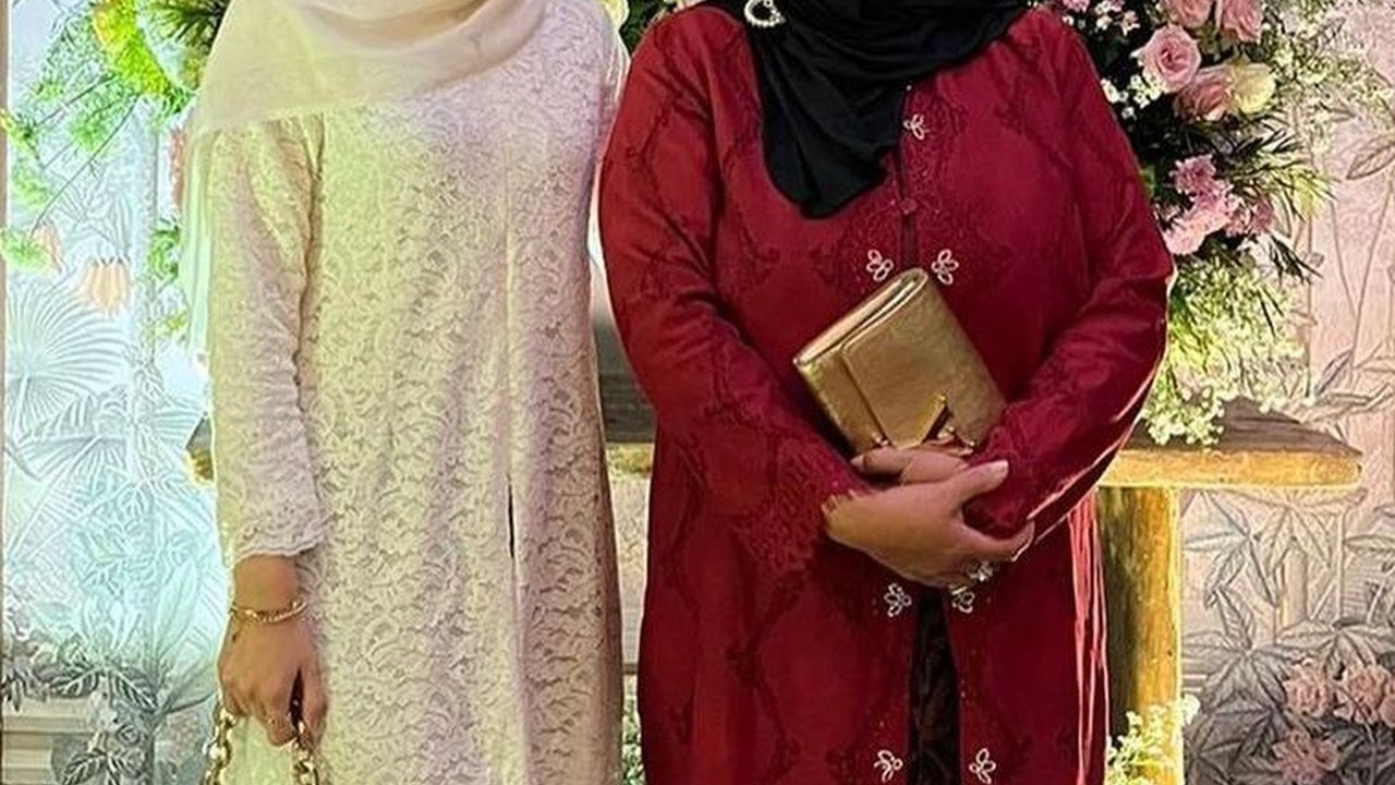 Dapat Wejangan, Ini Potret Kedekatan Citra Kirana dengan Sang Mama