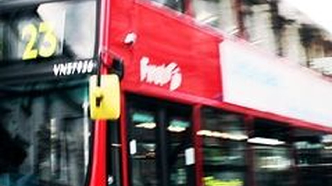 Digandrungi Anak-Anak di Tangerang, Fenomena Bus Klakson Telolet Dinilai Berbahaya