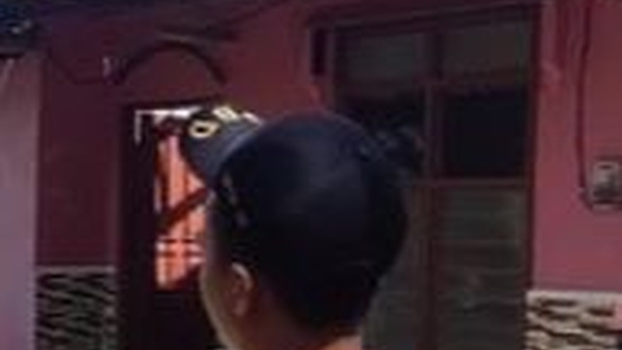 Terdampak Gempa, Begini Kompaknya Warga Bantul Gotong-Royong Renovasi Rumah Bareng Aparat