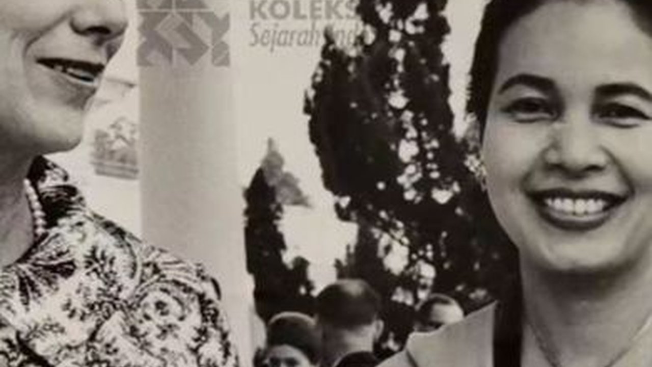 Potret Lawas Ibu Hartini Istri Bung Karno dengan Istri Menlu Belanda, 'Cantik Sekali'