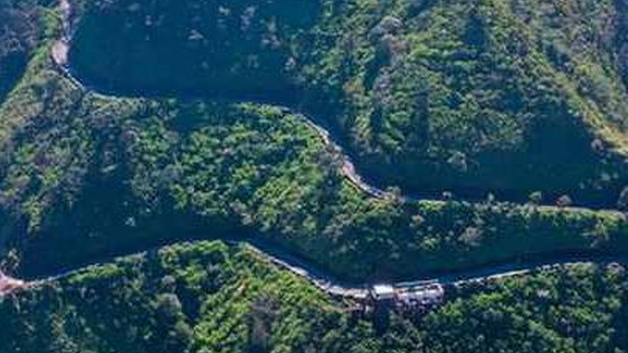 Menikmati Suasana di Gunung Telomoyo, Tawarkan Panorama Alam yang Memukau