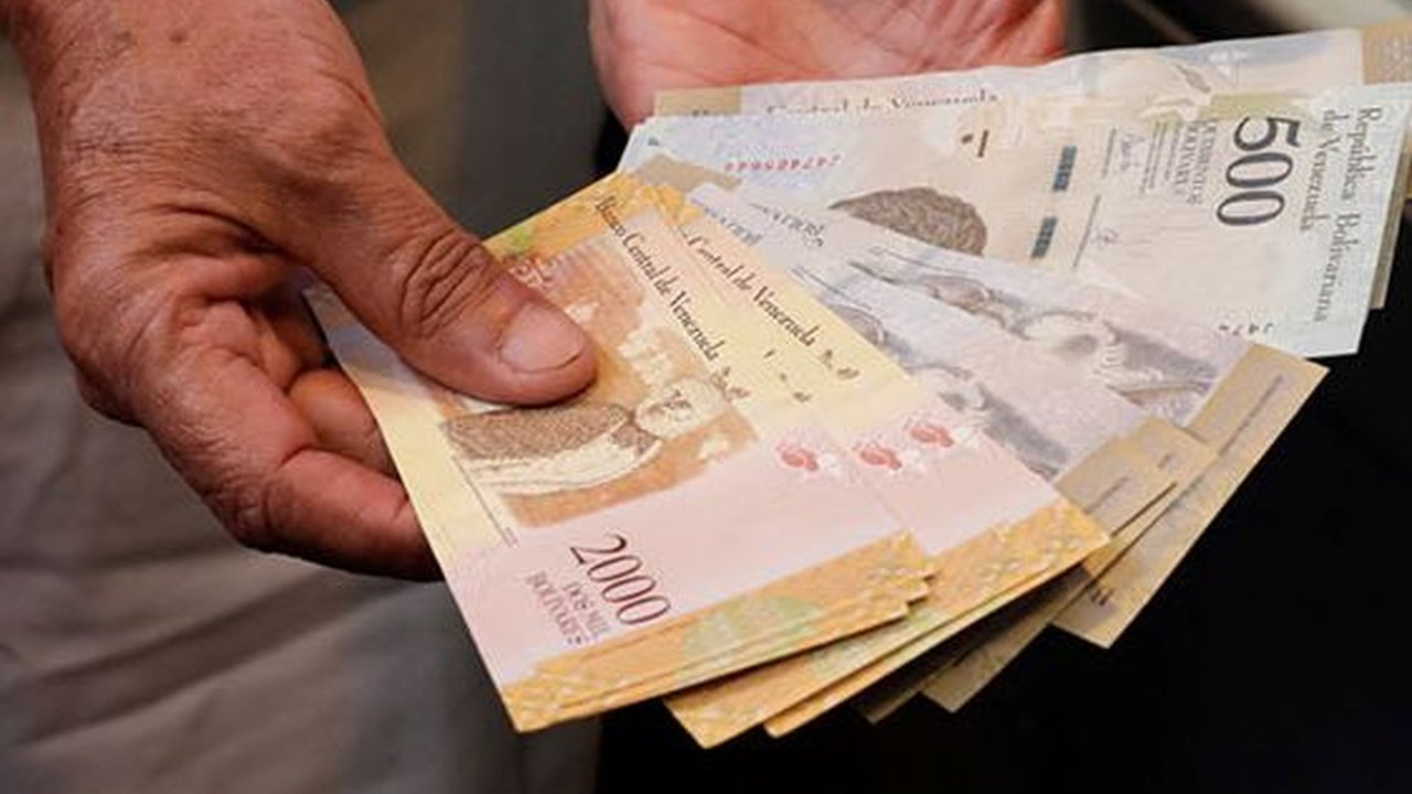 Venezuela Masih Dilanda Inflasi Tinggi, Tukar Uang USD100 Saja Sulit