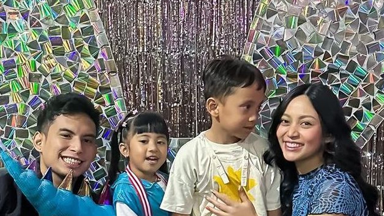 Dihadiri Niko Al Hakim dan Rachel Vennya, Intip Serunya Momen Wisuda Xabiru