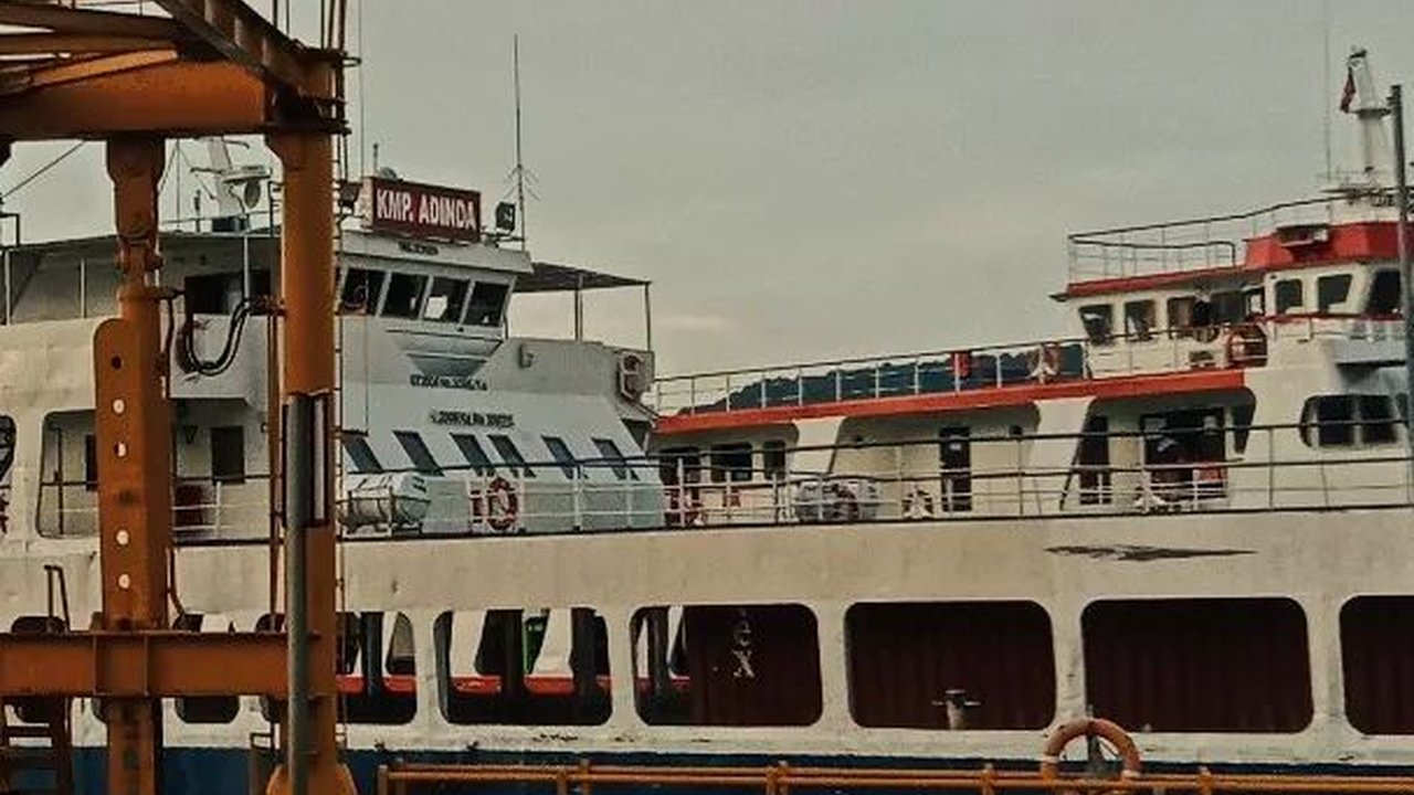 Buntut Libur Sekolah, Pelabuhan Ketapang Banyuwangi Macet Parah