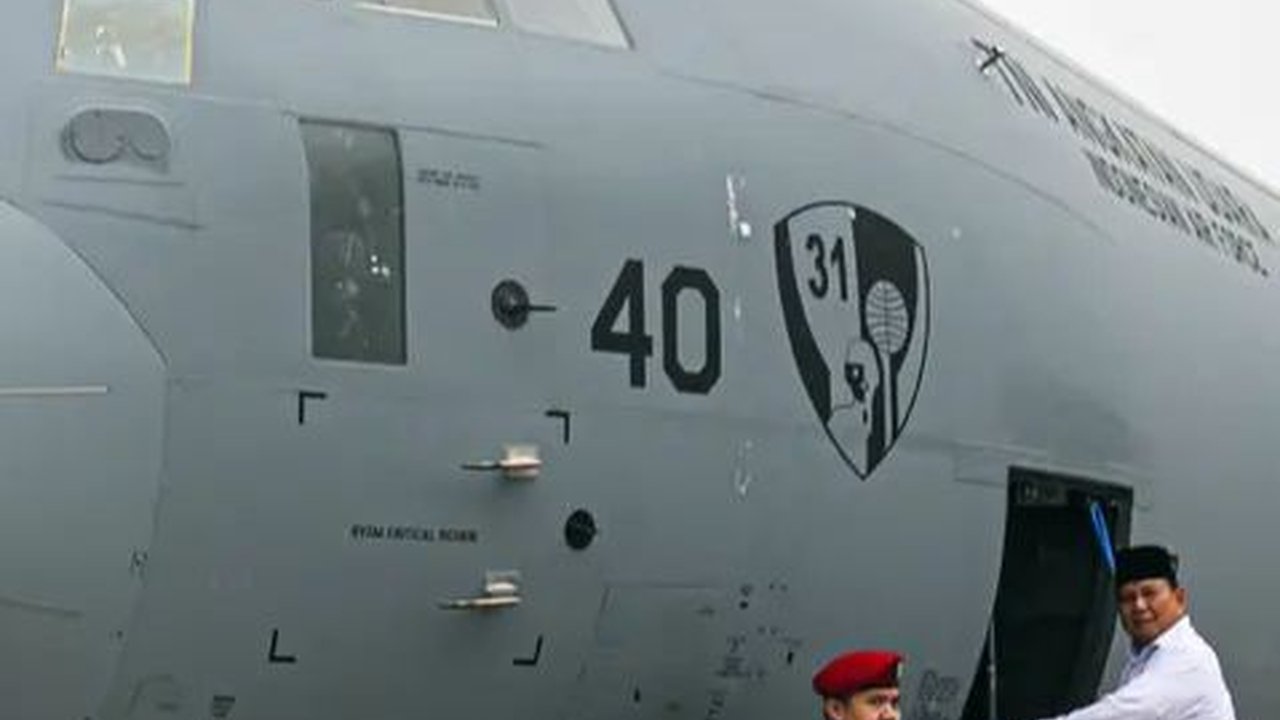 VIDEO:  Mengintip Aksi Prabowo di Dalam Pesawat Super Hercules, Tak Semua Negara Bisa Punya