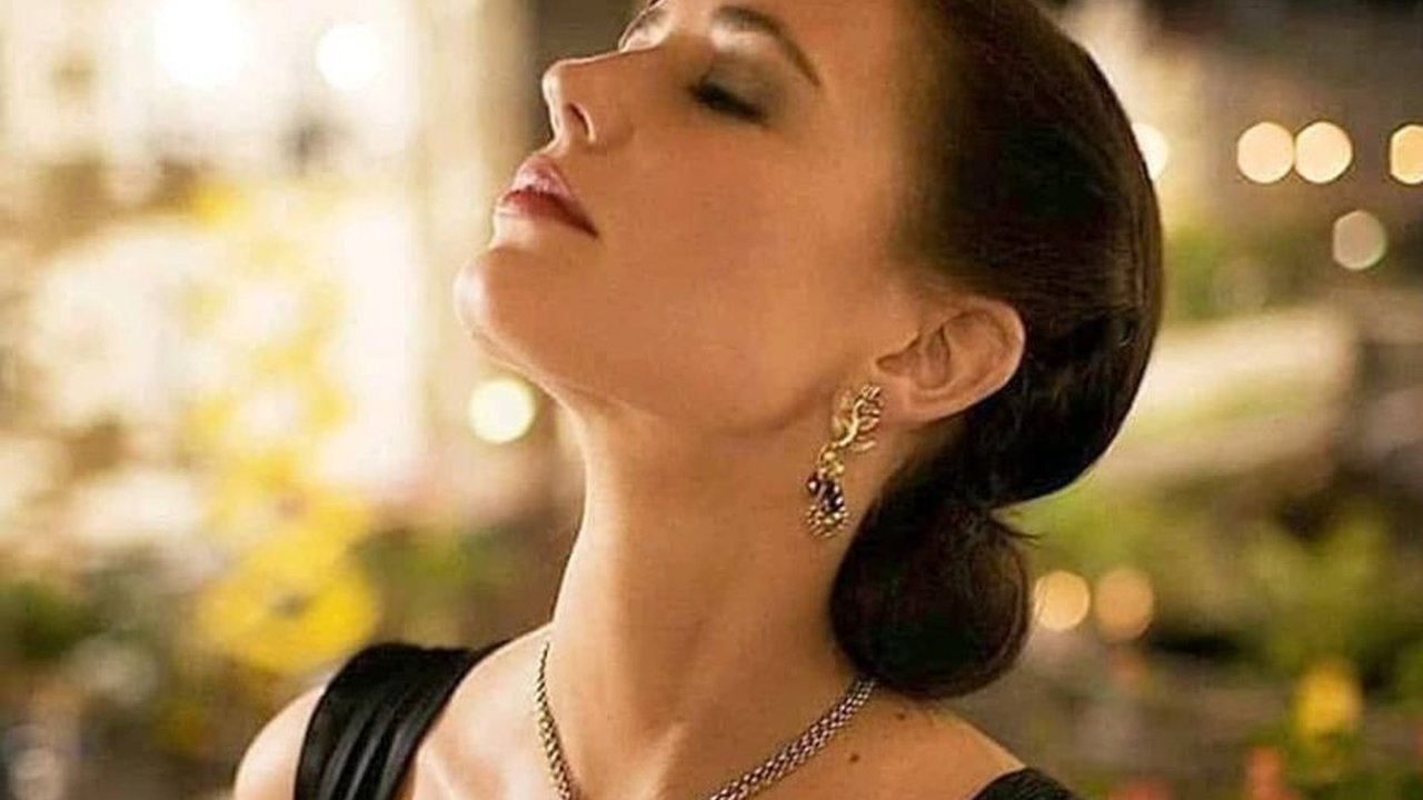 15 Bond Girl Terbaik Berdasar Polling Penggemar