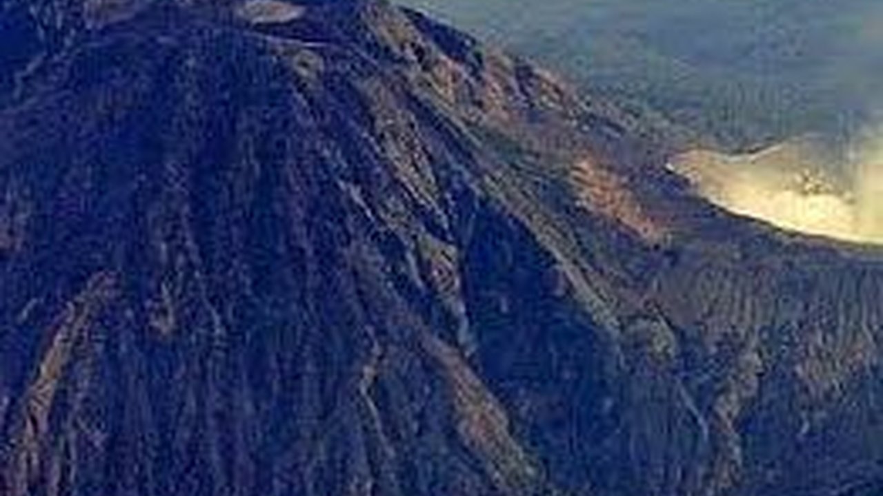 Miliki Trek Pendakian Terpanjang di Pulau Jawa, Inilah Gunung Argopuro!