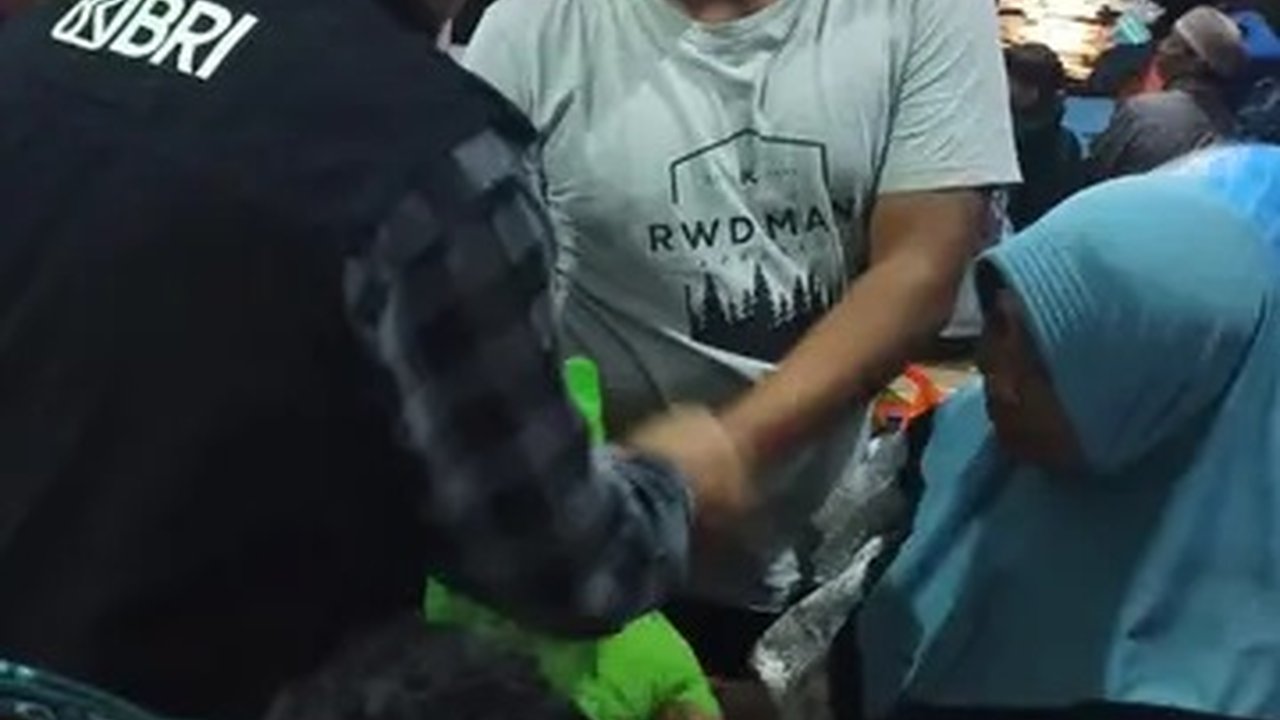 BRI Peduli Bergerak Cepat Salurkan Bantuan ke Warga Terdampak Banjir Lumajang