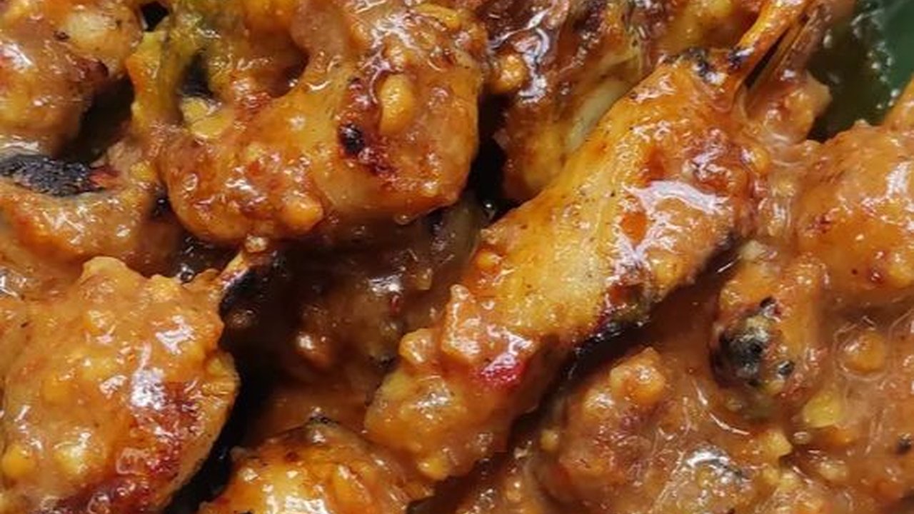 Mengapa Orang Indonesia Sering Menggunakan Daun Pisang Sebagai Pembungkus Makanan?
