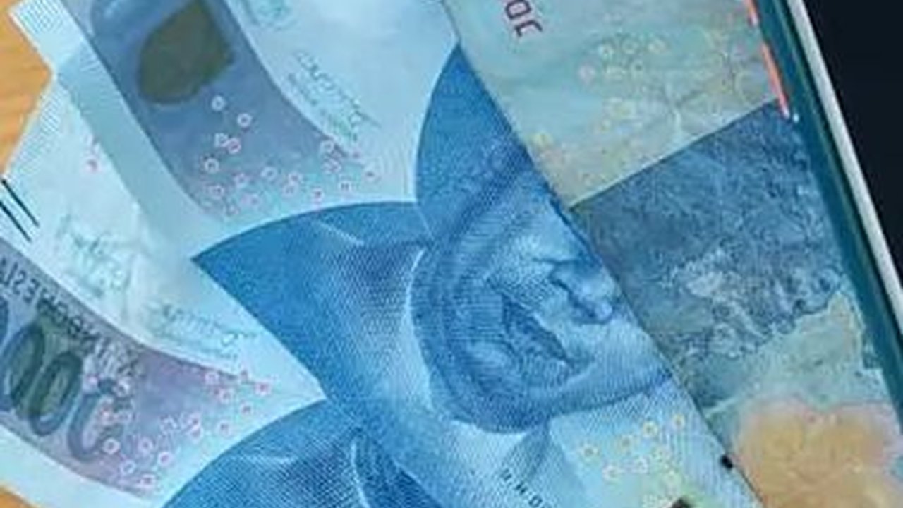 Tren Pinjol Meningkat, Kredit Bank Masih Jadi Pilihan Masyarakat