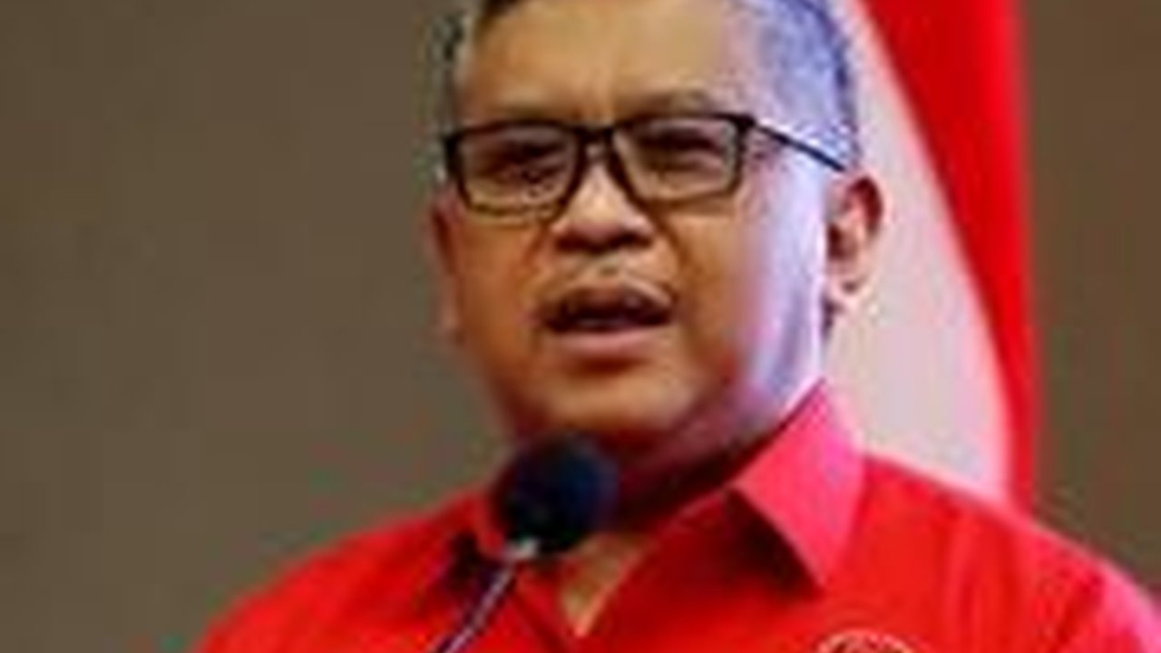 PDIP Desak Rocky Gerung Minta Maaf Usai Hina Jokowi